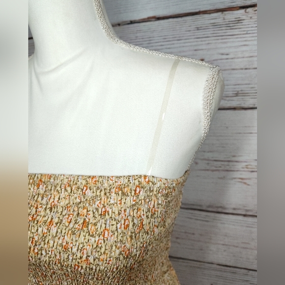 Doe & Rae Shirred Ruffle Top - Picture 4 of 6